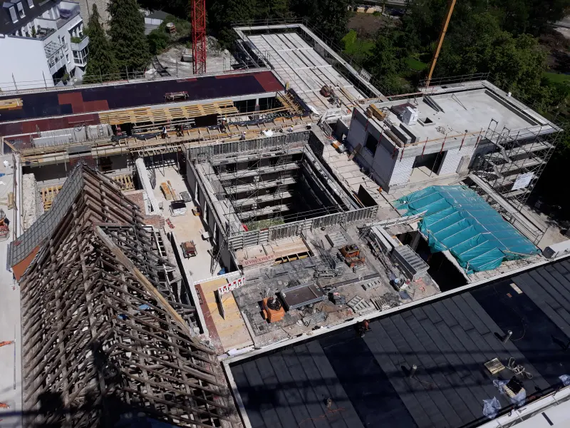 Luftaufnahme der Baustelle im historischen Bestand in Paderborn